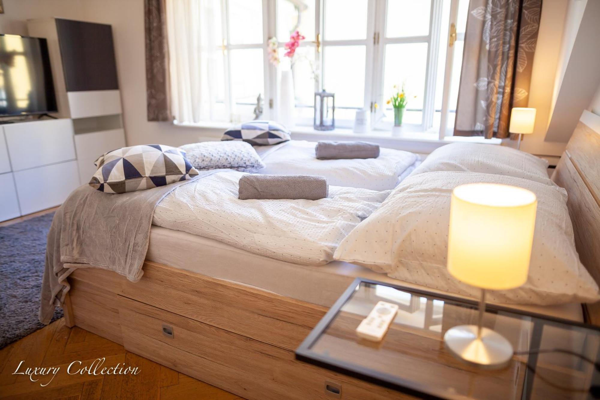 New Old Town Square Sdudio Apartment *