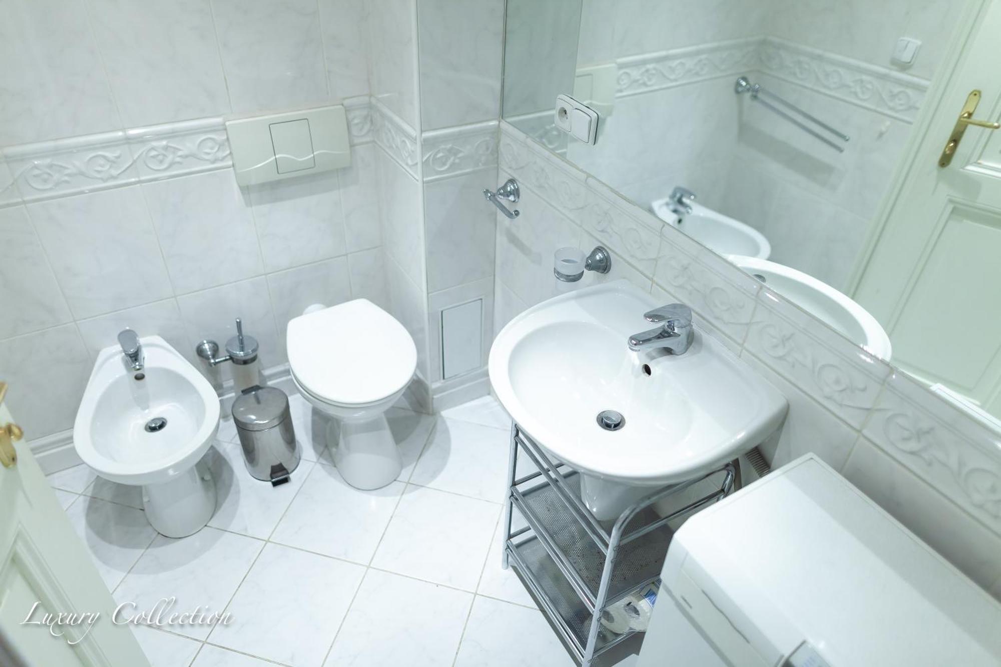 New Old Town Square Sdudio Apartment